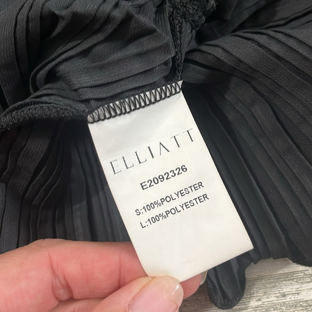 Elliatt Drama Dress Size XS - Picture 11 of 11